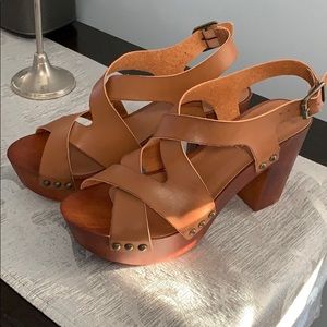 Platform sandals